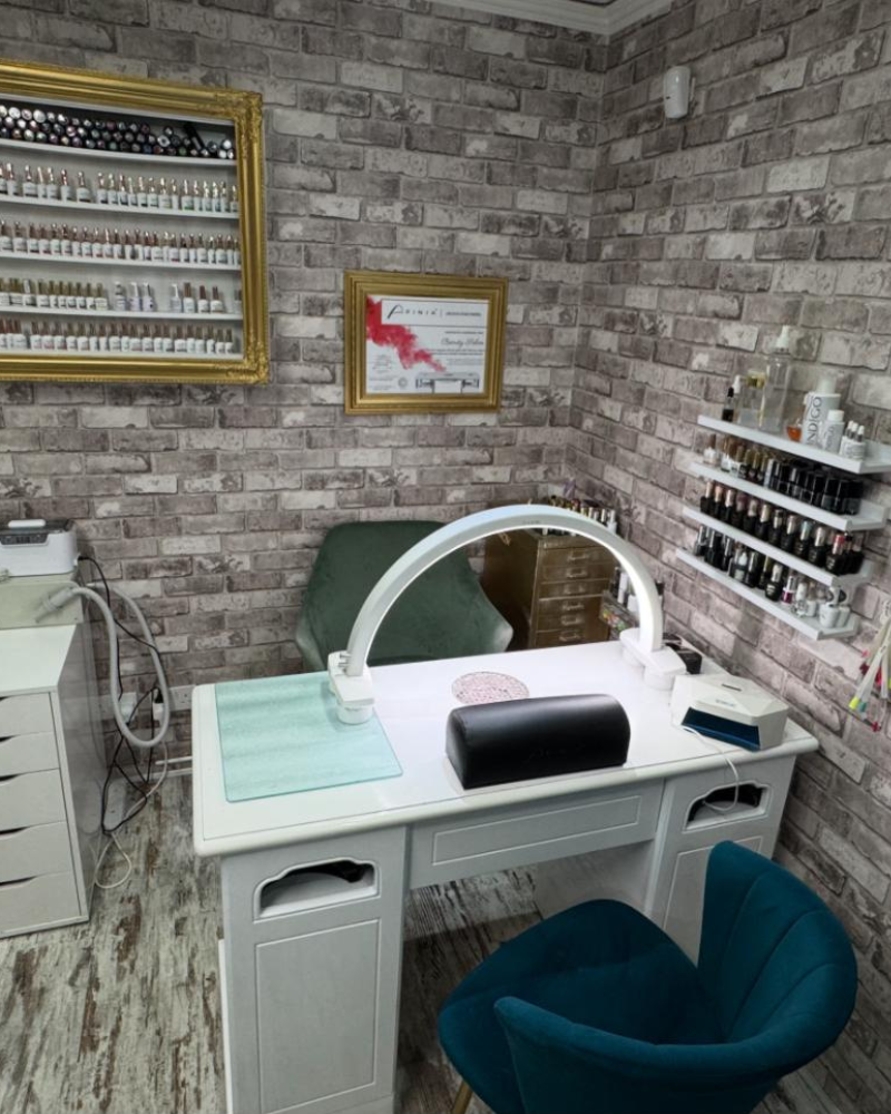Nail & beauty room